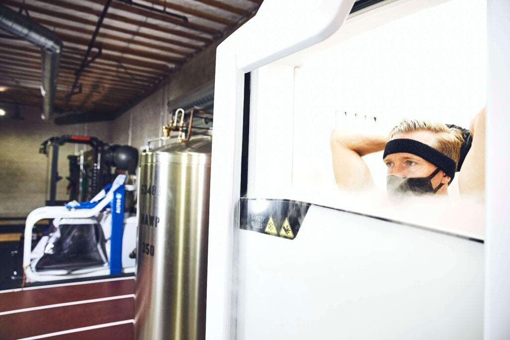 Cryotherapy vs. Ice Baths – Which Therapy Is Right for Me?
